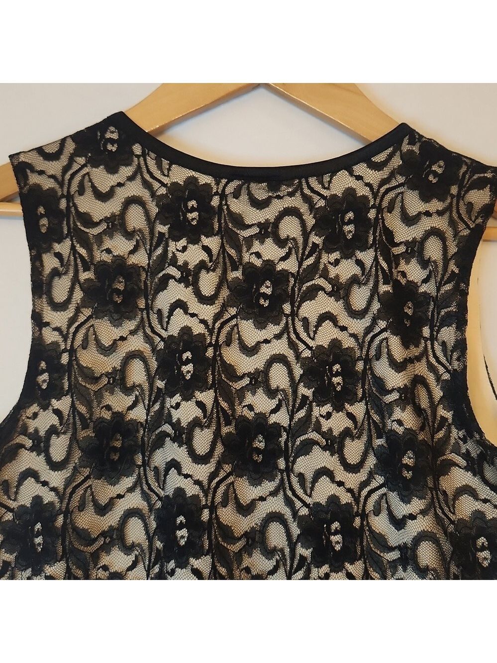 INC black lace overlay tank top shell Sz: M Sleeveless Holiday Split V Neck - Picture 5 of 11